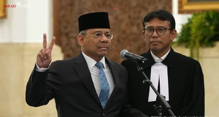 Suahasil Nazara dilantik sebagai Menteri Keuangan menggantikan Purbaya Yudhi Sadewa.
