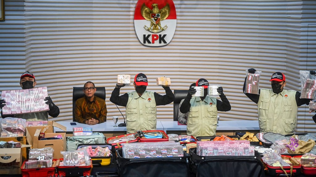 KPK sita barang bukti kasus dugaan korupsi HGB Summarecon