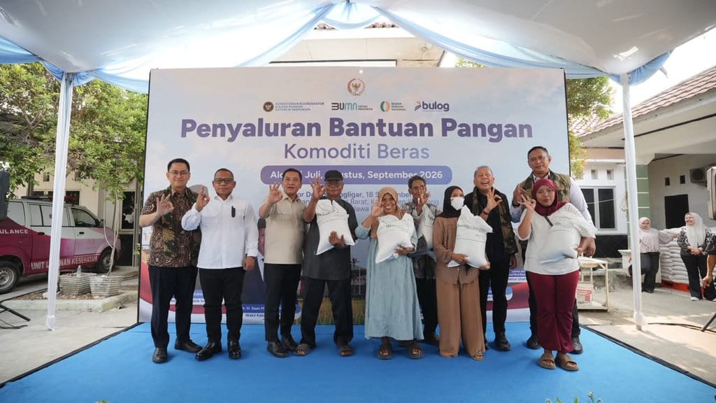 Dirut BULOG & Wakil Ketua DPR RI pantau langsung Bantuan Pangan Karawang