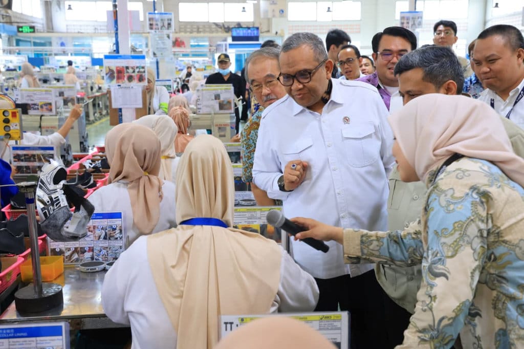 Kunjungi Pabrik Sepatu, Wamenaker pacu Pelindungan Pekerja