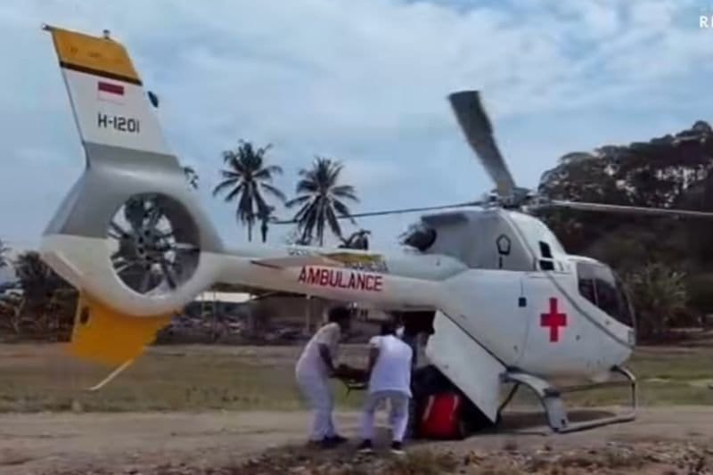 Pemerintah Mulai Uji Coba Ambulans Udara di Pesisir Barat Lampung