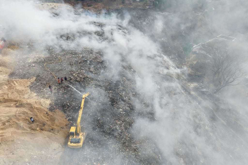 Api Pohon di TPA Jatibarang, Asap Pepekat Kepung Permukimanansa