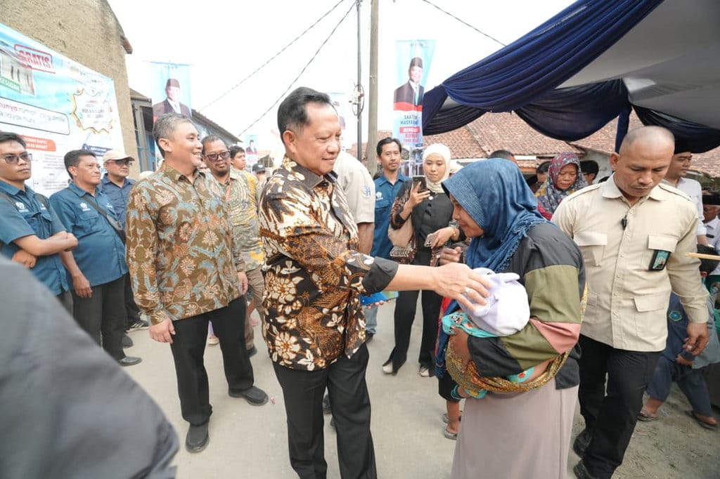 Tito Periksa Pelaksanaan BSPS di Purwakarta, Minta Kualitas Bangunan Tetap Terjaga