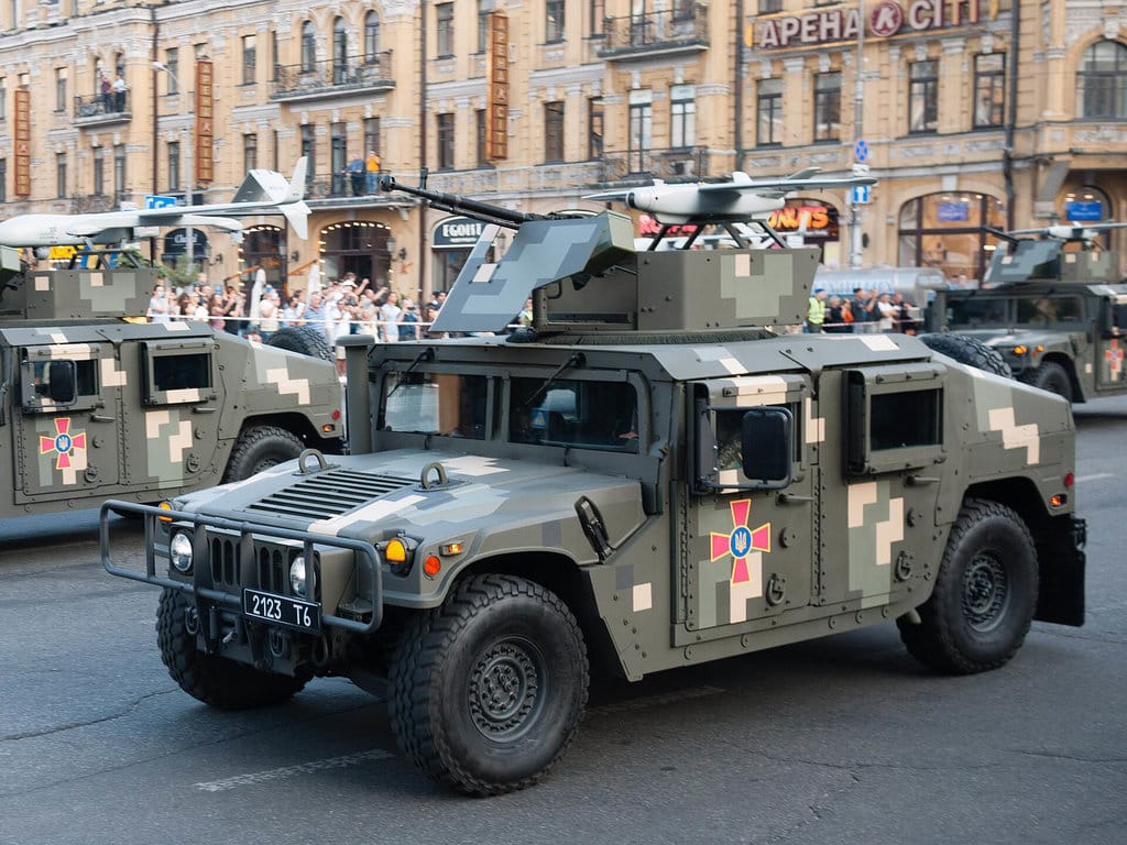 Mobil Humvee dan Hummer
