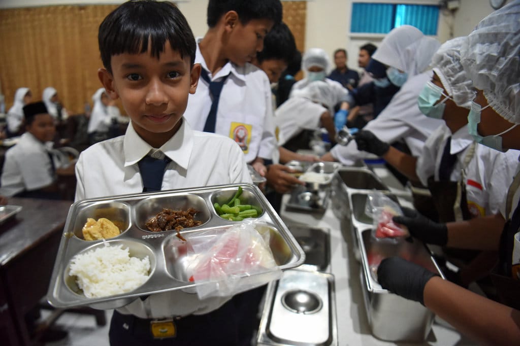 Uji coba pembagian MBG secara prasmanan di Jakarta