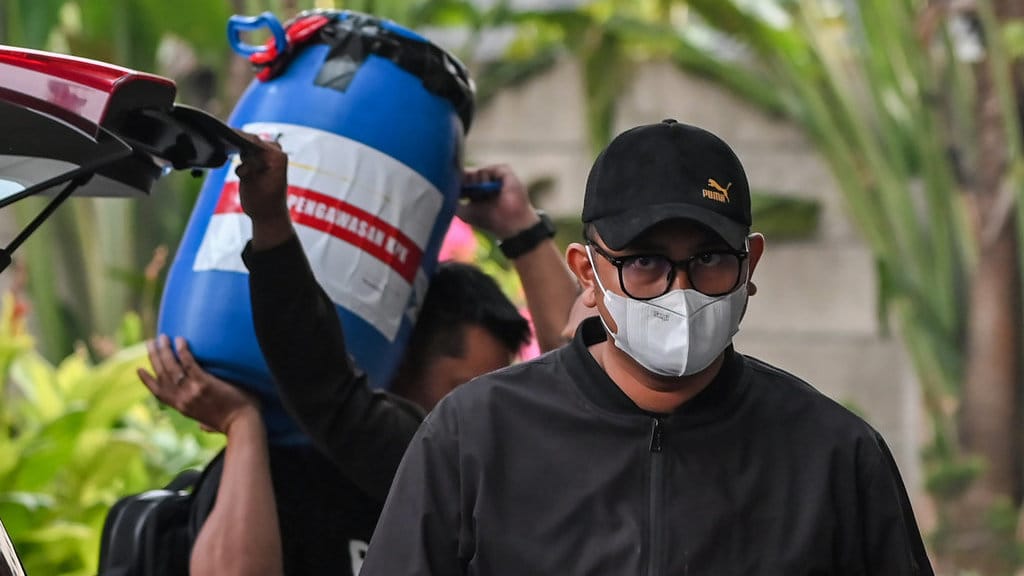 Bupati Klaten terjaring OTT tiba di KPK