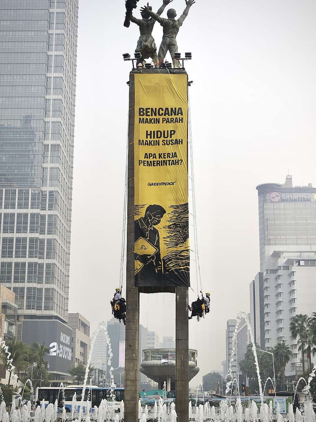 Aksi Damai Greenpeace Indonesia