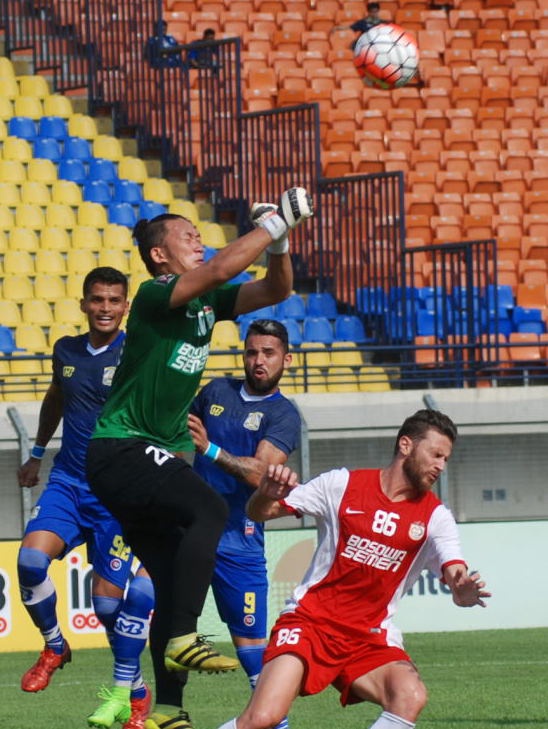 Bursa Transfer Liga 1 2020: Persebaya Gaet Rivky Mokodompit