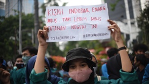 Ratusan Mahasiswa Demo Tolak Omnibus Law