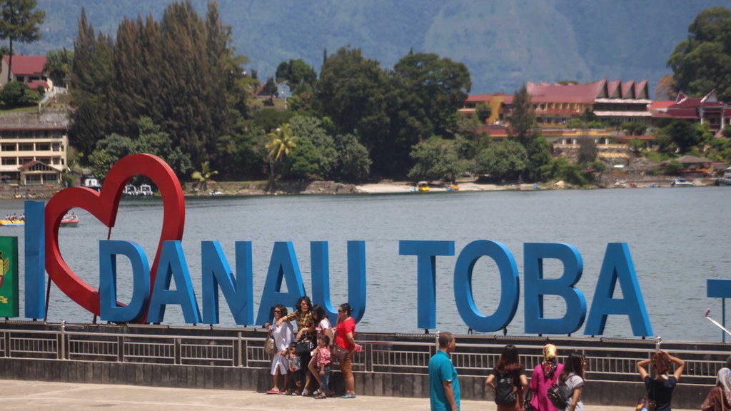 Kapal Tenggelam di Danau Toba - Tirto Kilat