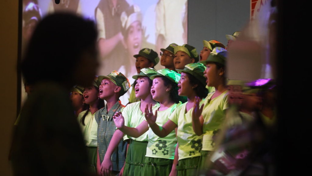 Papa T Bob: Menyelamatkan Anak dengan Lagu Anak - Tirto Video
