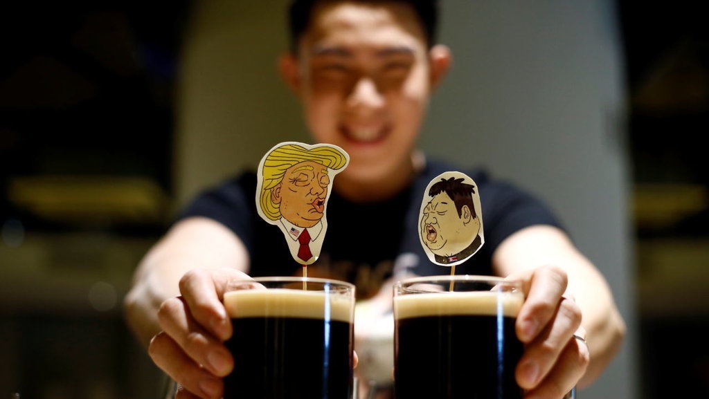 Pertemuan Bersejarah Donald Trump dan Kim Jong-un - Tirto Kilat Pertemuan Bersejarah Donald Trump dan Kim Jong-un - Tirto Kilat