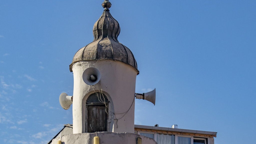 Aturan Pengeras Suara Masjid - Tirtografi