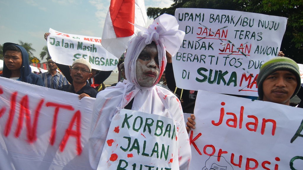 Celaka Jalan Rusak - Tirtografi Celaka Jalan Rusak - Tirtografi
