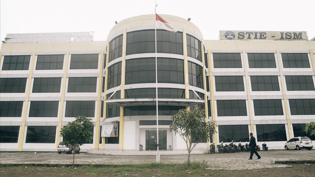 Kampus Bermasalah Aktif Lagi - Catatan Reporter