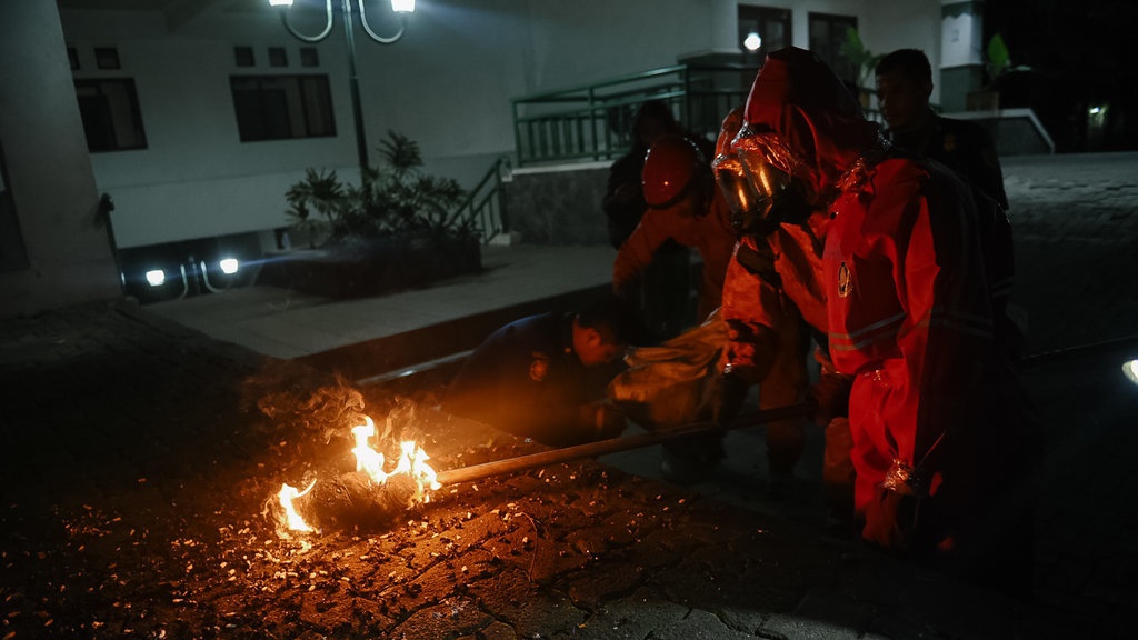 Damkar Tidak Selalu Memadamkan Api - Catatan Reporter