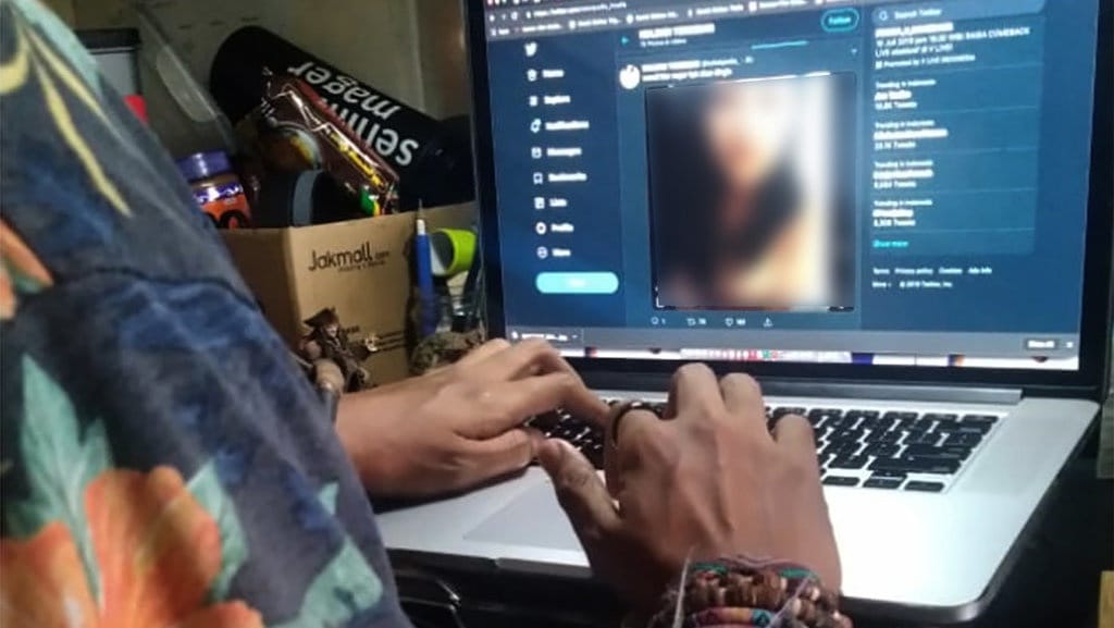 Evolusi Mengakses Pornografi Evolusi Mengakses Pornografi