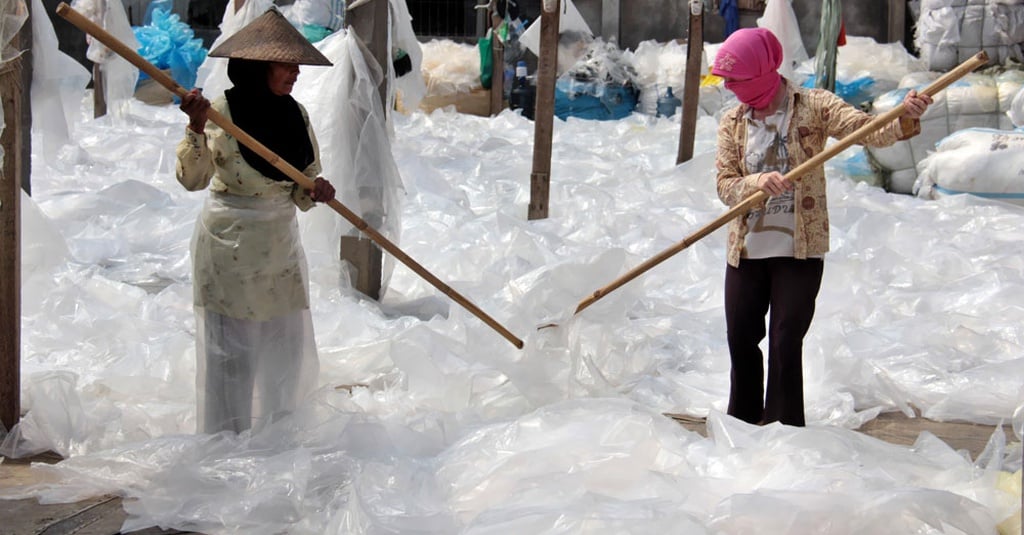 Batan Kembangkan Plastik Ramah Lingkungan