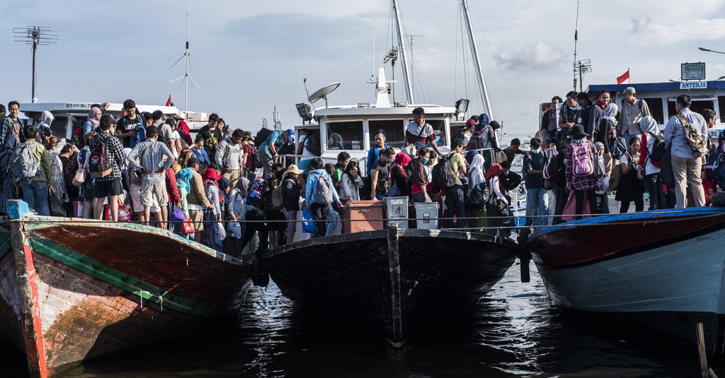  Kapal  Dishub  Meledak Cermin Buruknya Transportasi 