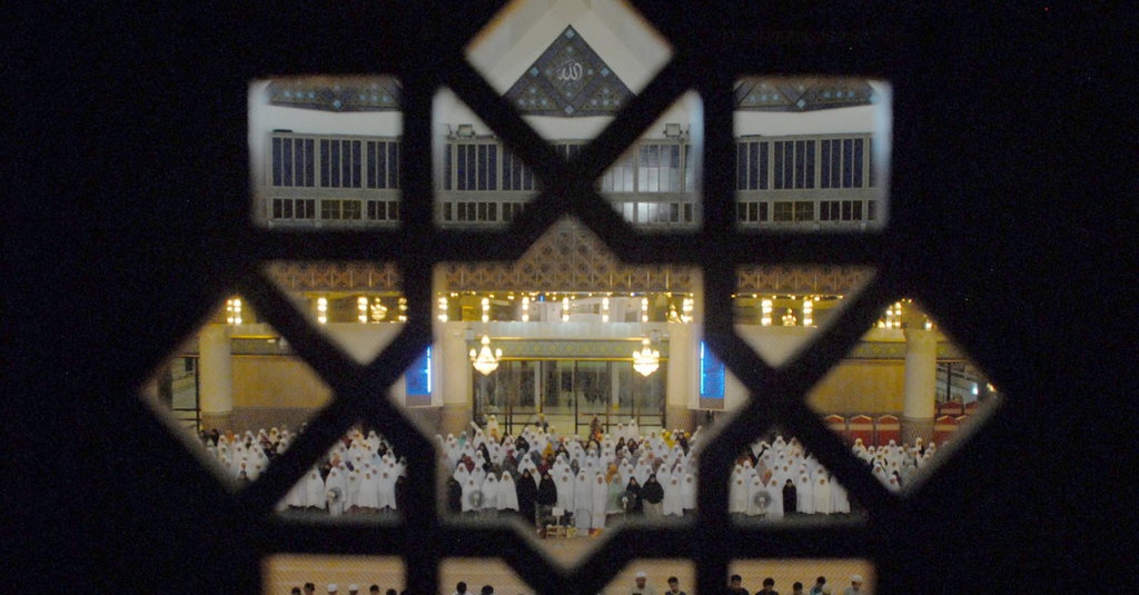 Bacaan Niat & Tata Cara Sholat Tarawih Sendiri dalam Pandemi Corona