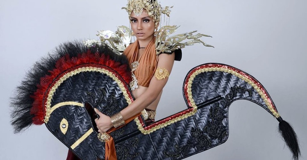 Ketika Ratu Kecantikan Malaysia Menjadi Kuda Lumping Tirto Id