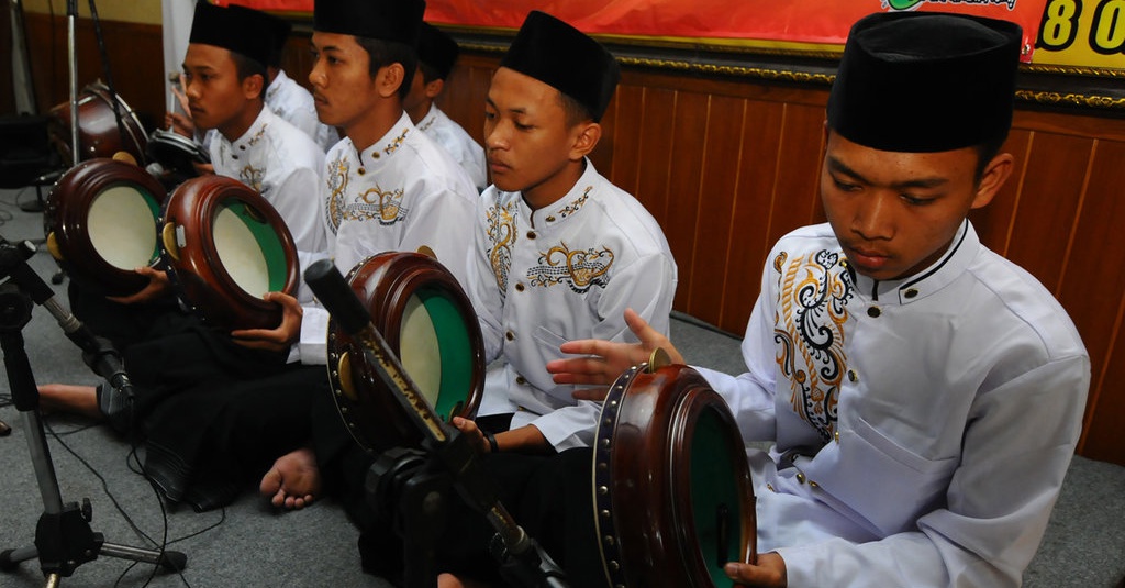 Tabuhan Rebana  Iringi Misa Natal Gereja  Katolik Mater Dei 