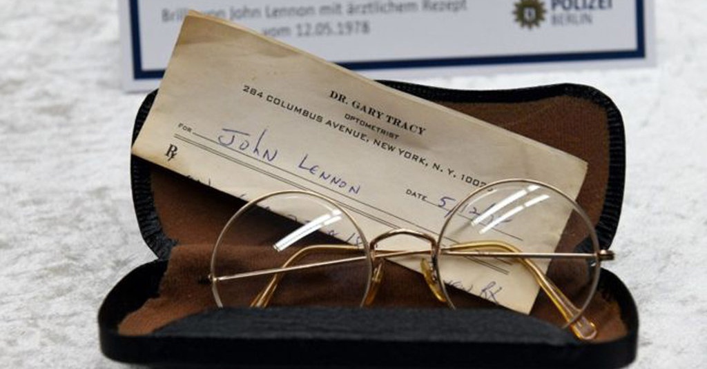 Buku Harian Kacamata John Lennon yang Dicuri Ditemukan 