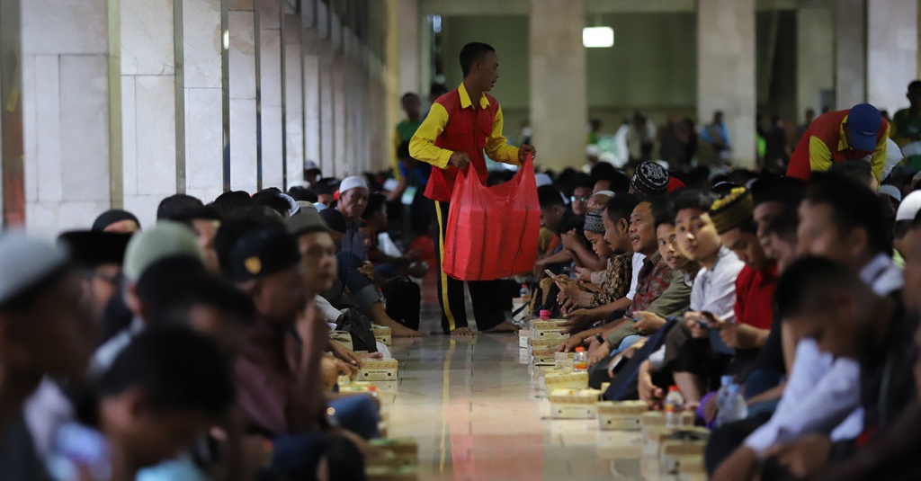 Jadwal Buka Puasa Arafah di Surabaya Hari Ini 21 Agustus 