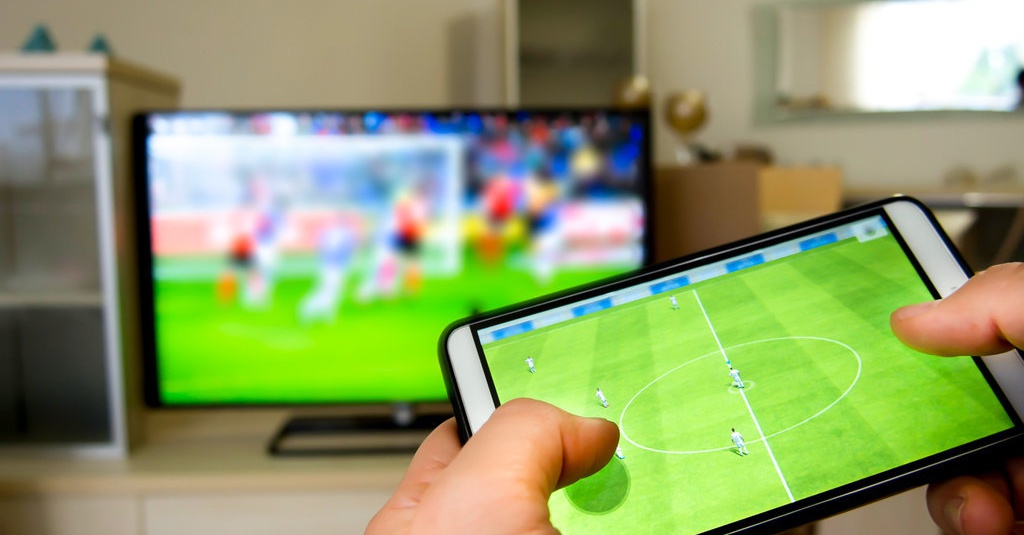 Cara Menghubungkan Smartphone Ke Televisi Non Smart Tv Tirto Id