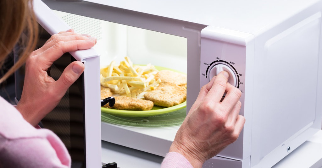 Teknik Pengolahan Makanan Dry Heat Cooking Frying hingga Baking