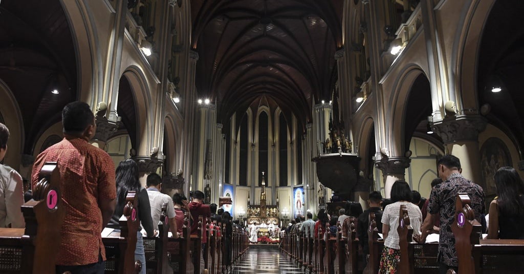 Polisi hingga Banser Kawal Misa Natal di Gereja Katedral