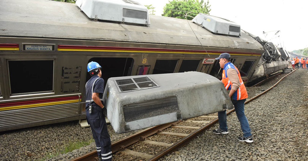 Kereta Anjlok, PT KCI Kembalikan Uang Seluruh Penumpang KRL