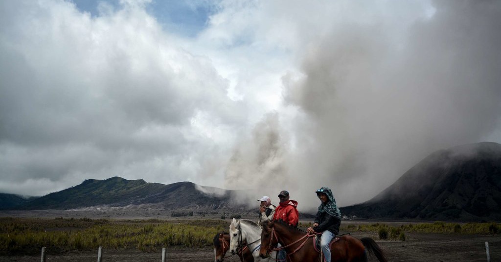 Kebakaran Gunung Semeru Tak Pengaruhi Aktivitas Wisata di Bromo