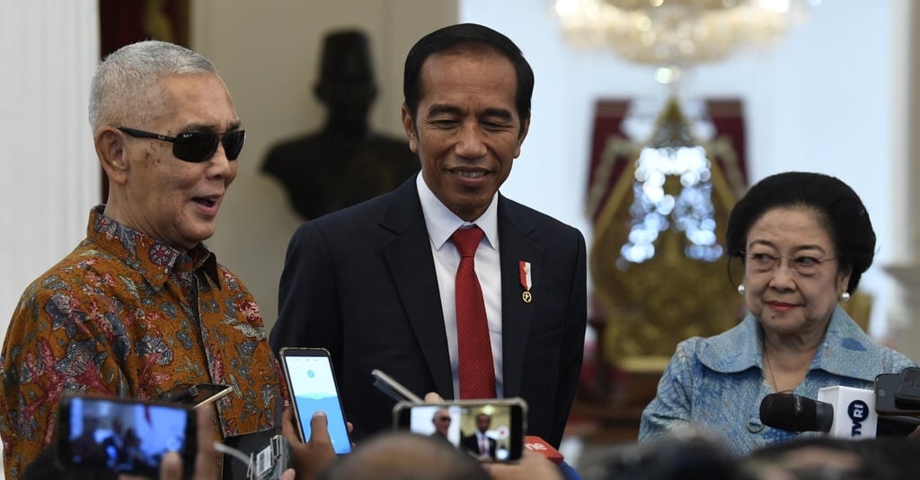 Jenguk Try Sutrisno di RSPAD, Jokowi Sebut Kondisinya Membaik