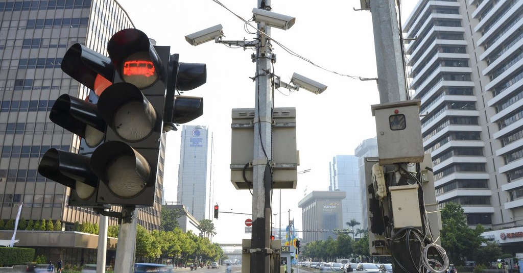 Semarang Berkedip Dengan Lampu Merah CCTV