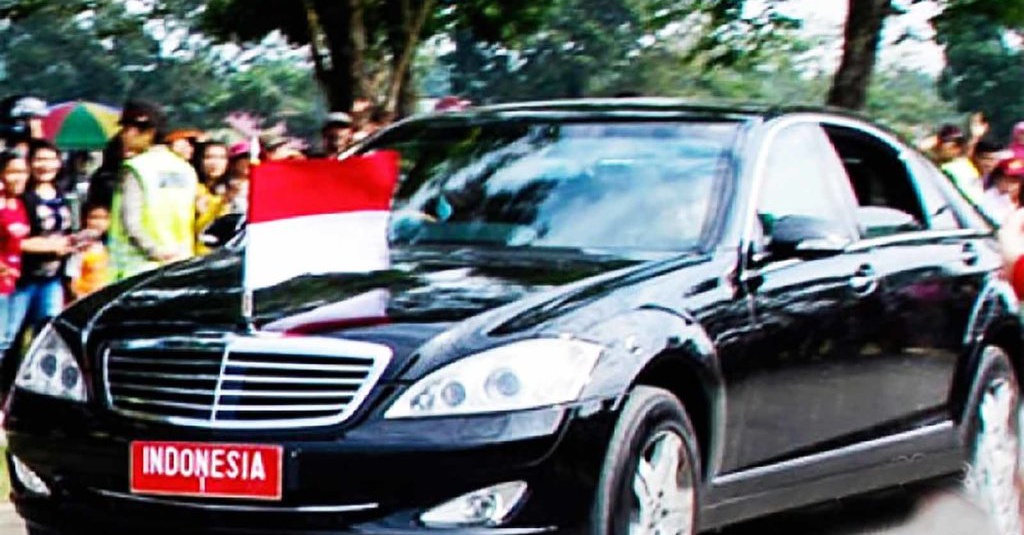 Minta Ada Efisiensi Anggaran Kok Jokowi Beli Mobil Dinas Baru<script async src=