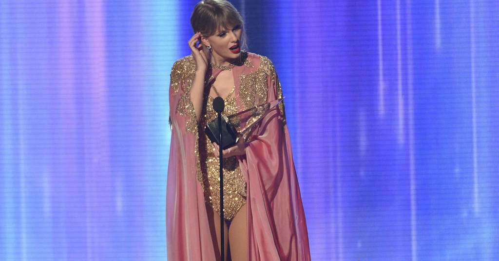 Makna lagu back to december arti lirik tentang taylor lautner 