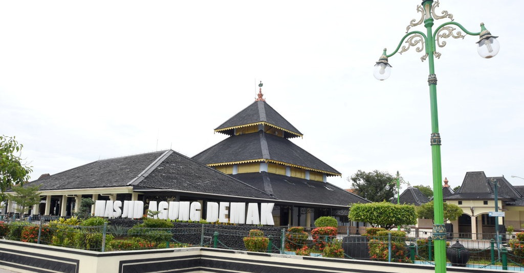 Sejarah Awal Kerajaan Demak And Berdirinya Masjid Agung Di Bintoro