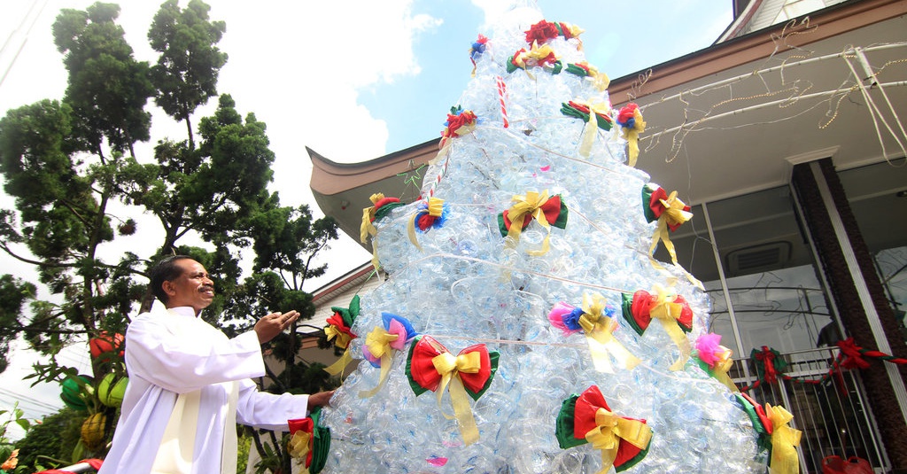 Tradisi Unik Perayaan Natal di Bali, Manado, Papua, Hingga