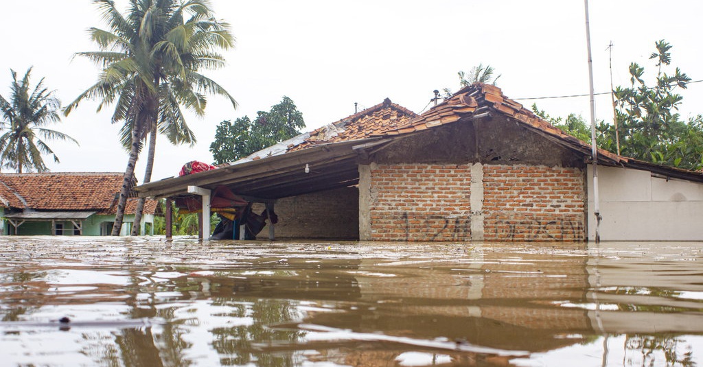 Banjir Karawang Hari Ini Landa 9 Kecamatan, 18 Ribu Warga ...