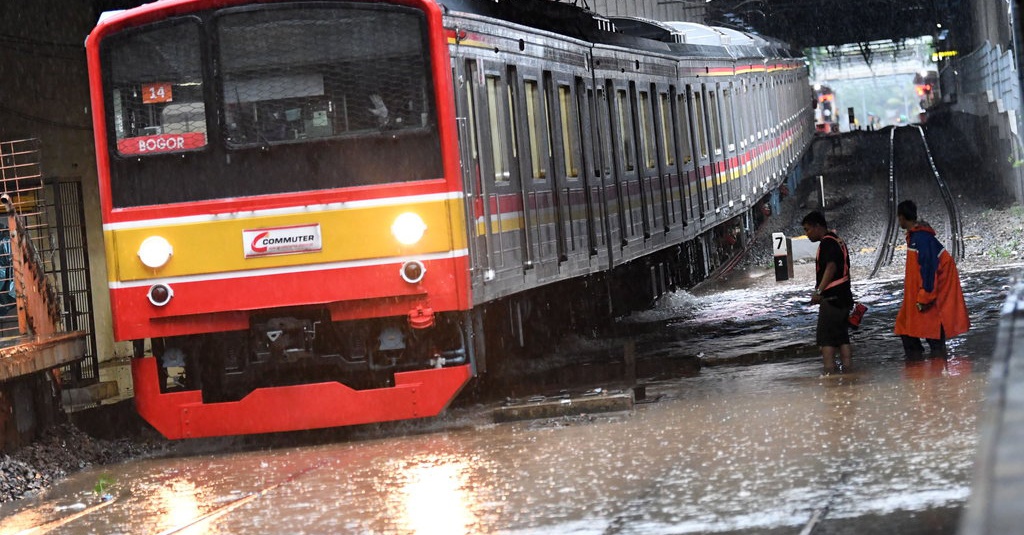 Sejumlah Lokasi di Jakarta Selatan Banjir pada Rabu, 1 Januari 2020 - Tirto.ID