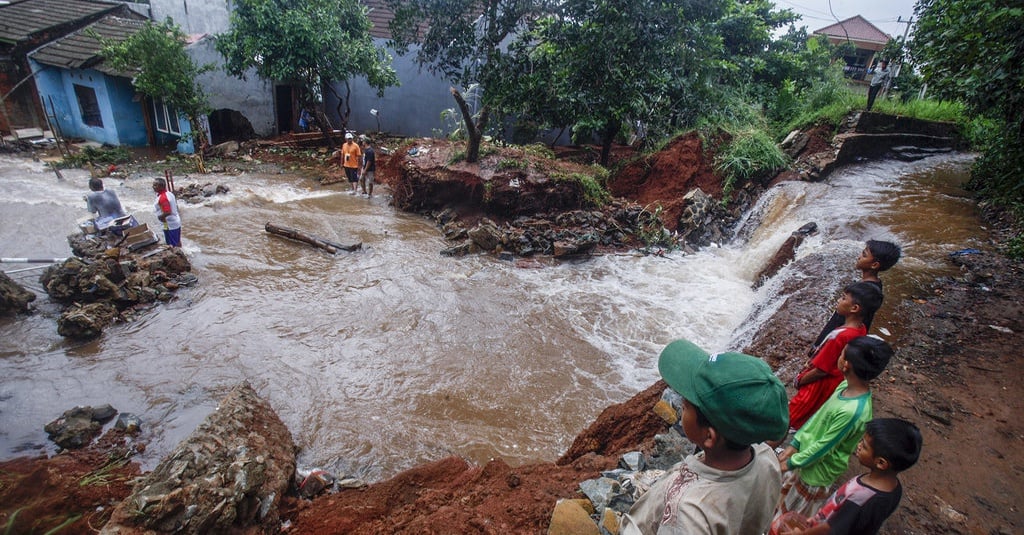 Tujuh Orang Meninggal Akibat Banjir dan Longsor di Jawa Barat