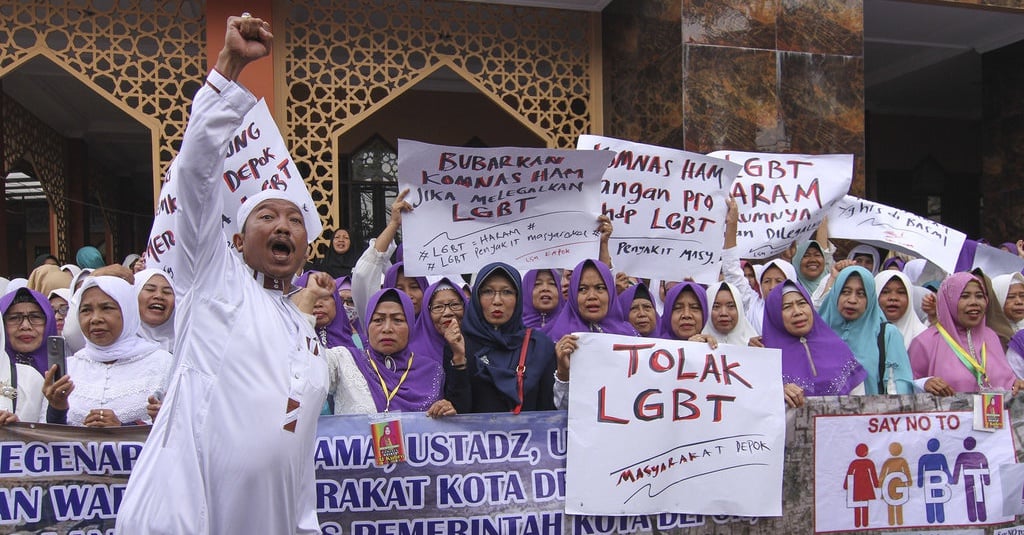 Upaya DPR Singkirkan Kelompok LGBT: Wajib Lapor & Rehabilitasi