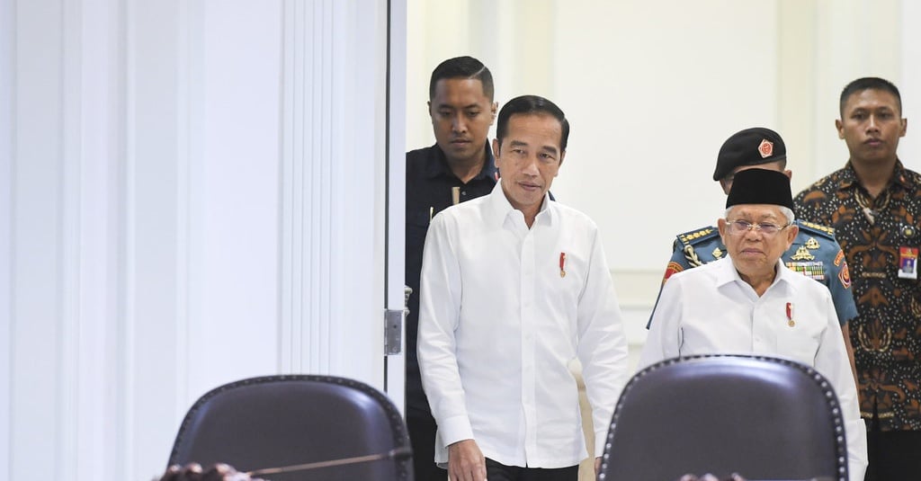 Jokowi Larang Menterinya Bicara Penundaan Pemilu & Tiga Periode