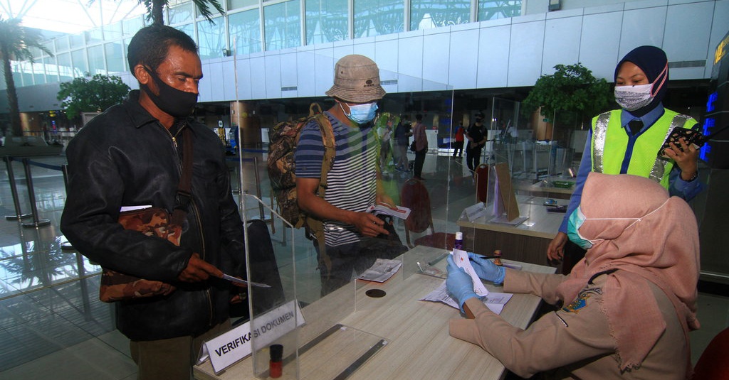 Pemprov Kalimantan Barat Wajibkan Penumpang Pesawat Tes Swab Pcr Tirto Id