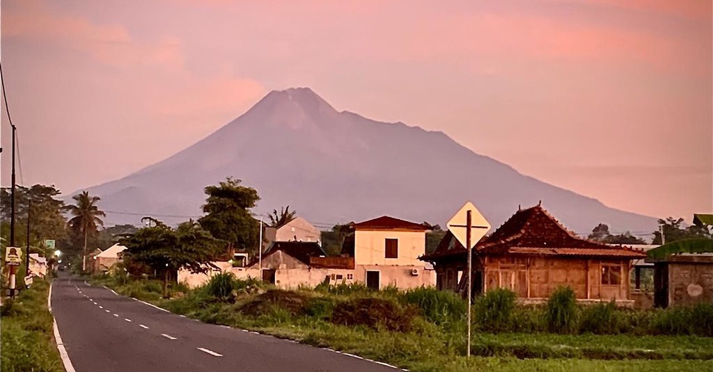 Sejarah Letusan Merapi, Perbedaan Erupsi pada 2006 dan 2010