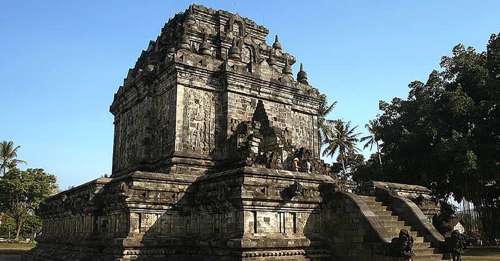 Candi Mendut: Sejarah & Arsitektur Peninggalan Bercorak Buddha