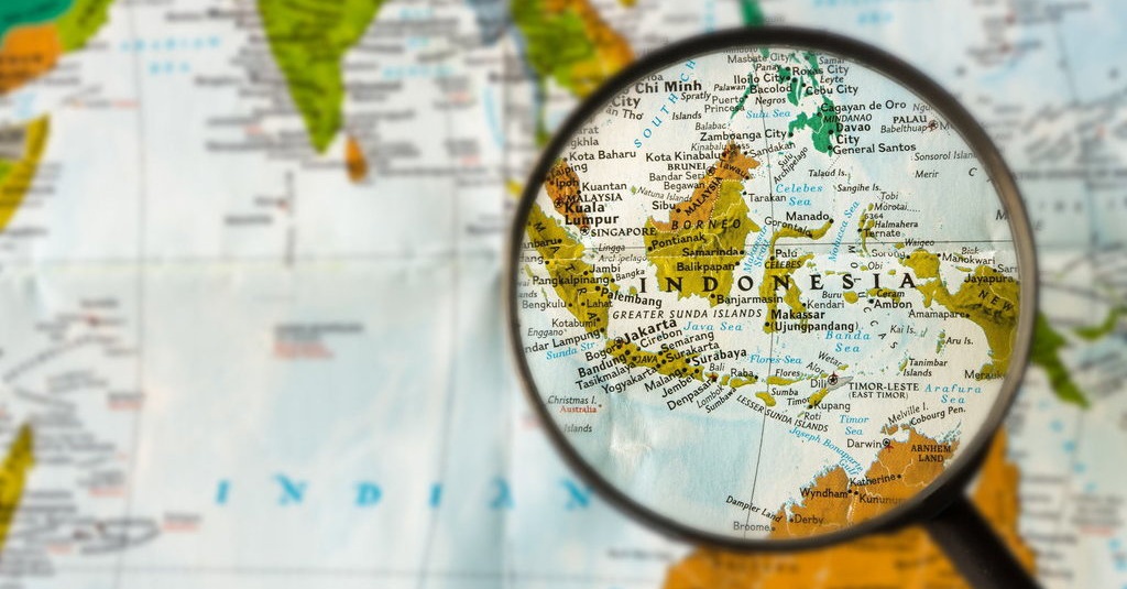 Mengapa secara geografis letak indonesia bersifat strategis