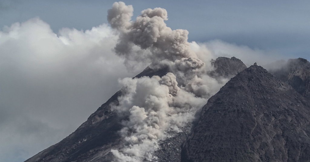 Peristiwa Keluarnya Sumber Air Panas Tersebut Dinamakan - Jurnal Siswa