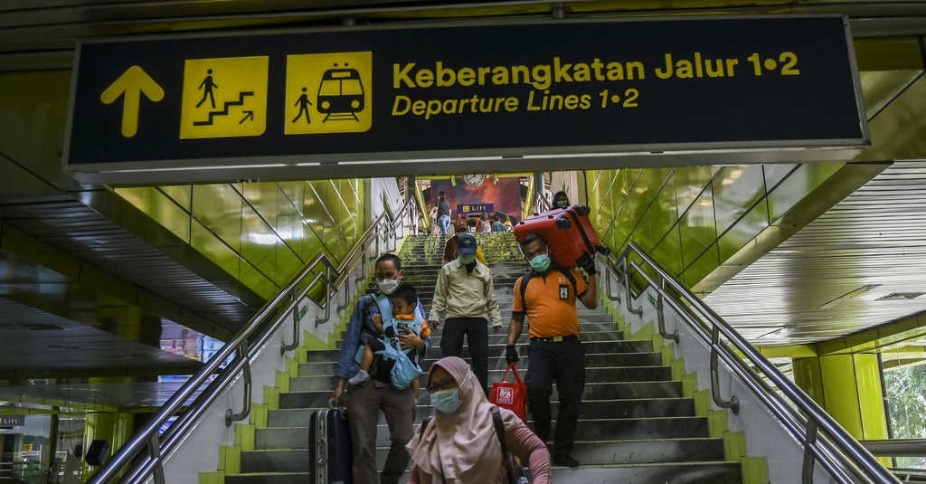 Kai Stasiun Gambir Masih Tetap Layani Ka Jarak Jauh